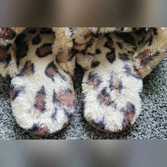 Plush Leopard Slides Slippers ~ Women's Large 9-10 - Picture 5 of 7